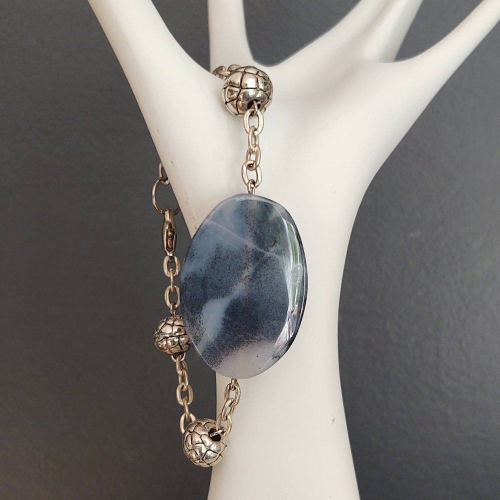 Polished stone and silver bracelet